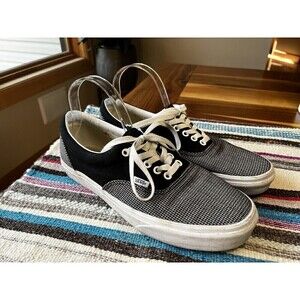 Unisex Black And White Vans Men’s Size 9.5, Women’s Size 11￼